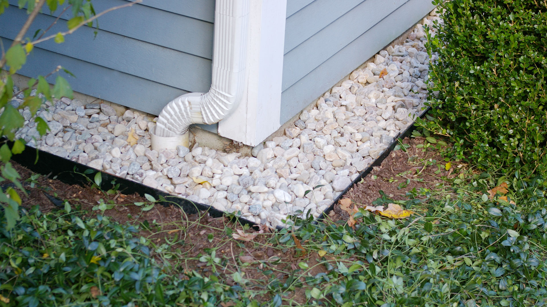 Keep Dirt and Mulch Off Your Siding
